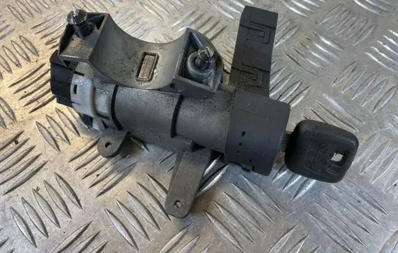 Volvo V70 Ignition lock 8673073 0569164 510130020