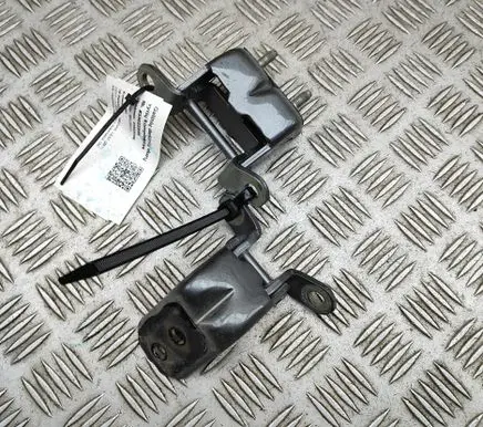 Rear door hinge set