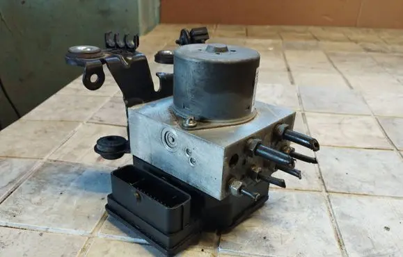 Ford Mondeo MK IV ABS Pump CG912C405CC