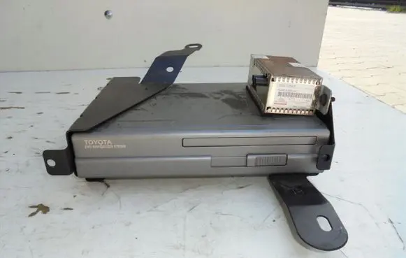 Toyota Avensis T250 CD/DVD changer 