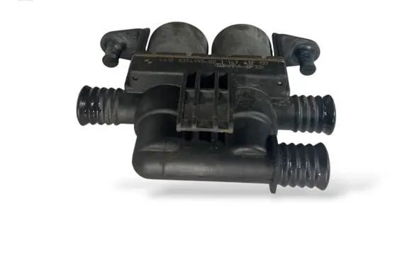 BMW 5 E39 Coolant heater control valve 8374995 64128374995