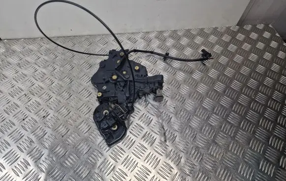 Volkswagen Transporter - Caravelle T5 Sliding door lock 7H0843654BD 7H0843604