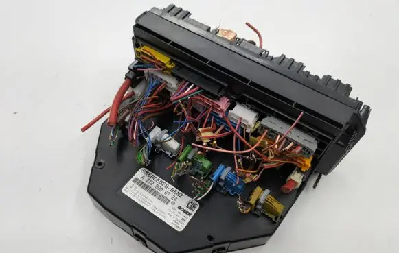 Mercedes-Benz E W212 SAM control unit A2129006724 A2129024408 A2129015104