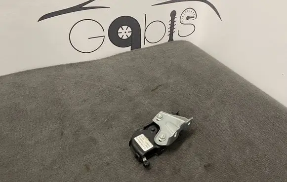 Mercedes-Benz GLE (W166 - C292) Rear door window regulator motor A1666700004