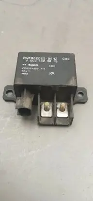 Glow plug pre-heat relay