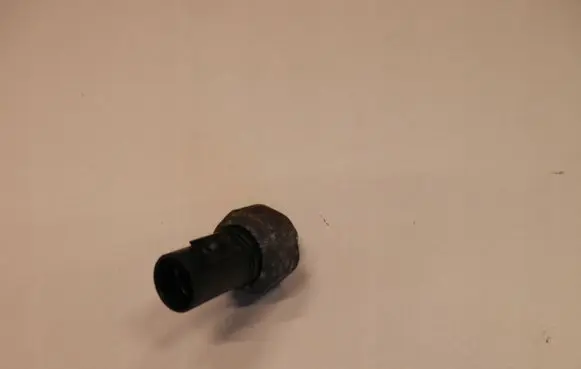 KIA Carens III Oil pressure sensor 8jjhgfd