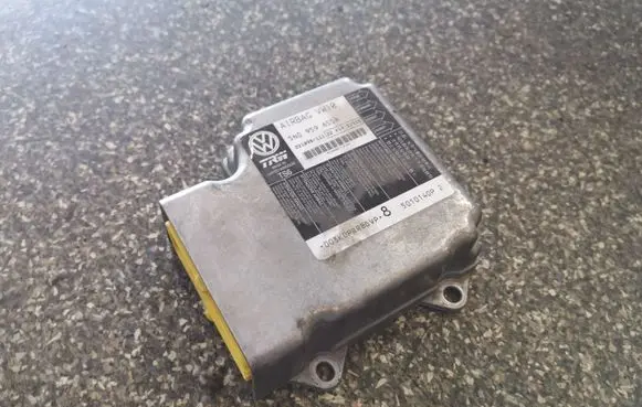 Volkswagen PASSAT CC Airbag control unit/module 5N0959655R