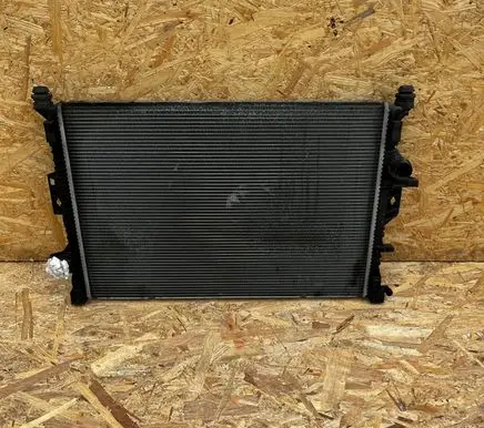 Volvo V70 Coolant radiator 31261105