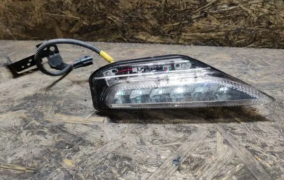 Infiniti Q70 Y51 Front indicator light S13363B