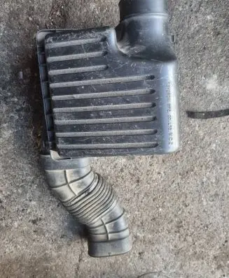 Honda HR-V Air filter box Y0R0KL