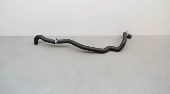 Coolant pipe/hose