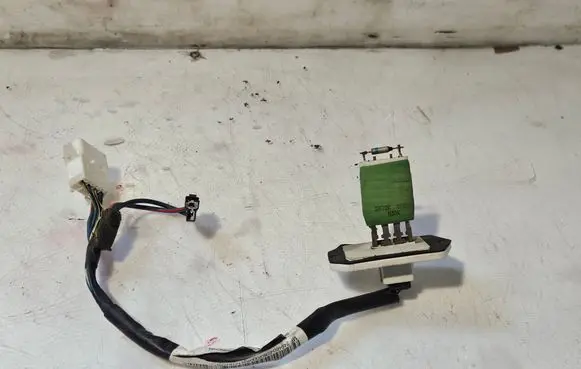 Heater blower motor/fan resistor