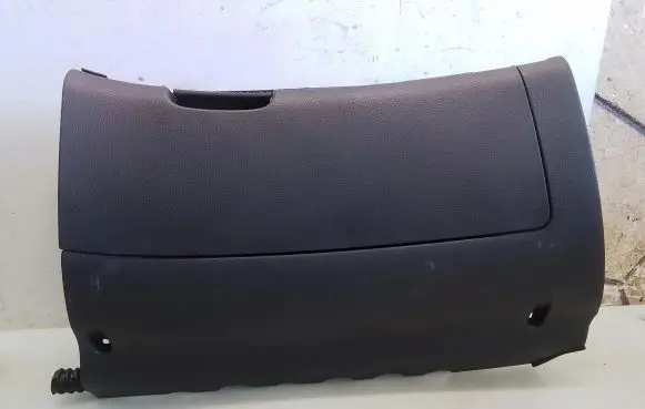 Skoda Octavia Mk2 (1Z) Glove box
