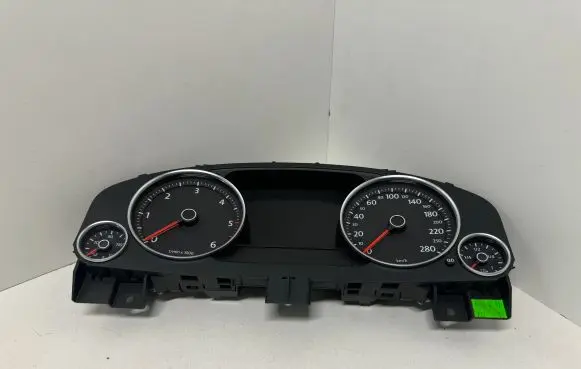 Volkswagen Touareg II Speedometer (instrument cluster) 7P6920880D