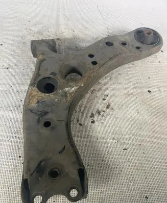 Toyota Auris E180 Front lower control arm/wishbone