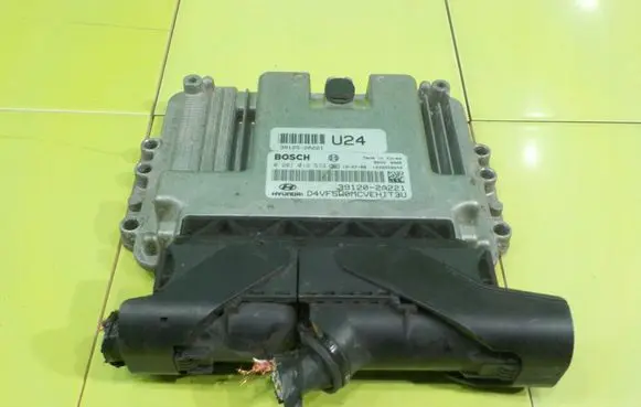 Hyundai i40 Engine control unit/module 391202A221