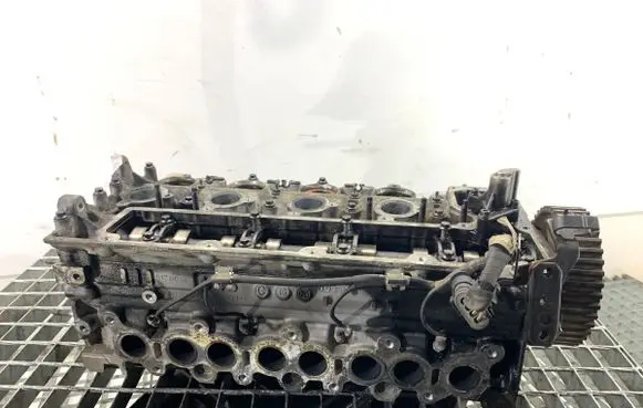 Citroen C5 Engine head 9641752610