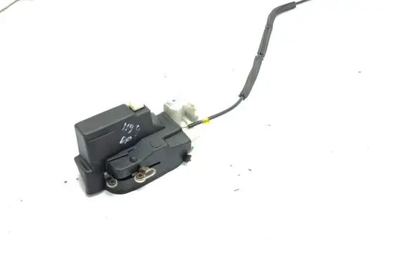 Maserati Quattroporte Front door lock