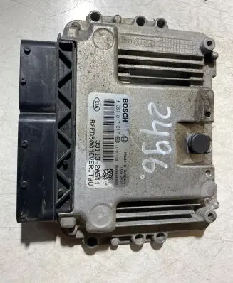KIA Ceed Engine control unit/module 391132A511 1039S46909 0281017217