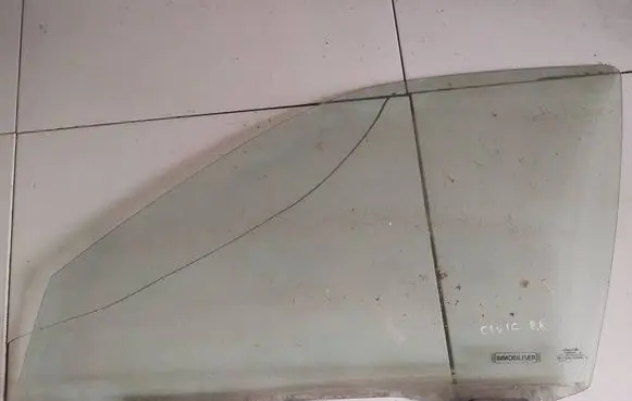 Honda Civic Front door window glass four-door AS2