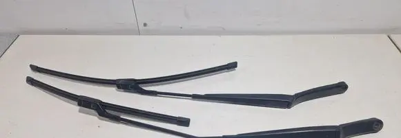 Volkswagen Jetta V Windshield/front glass wiper blade 1Q1955409
