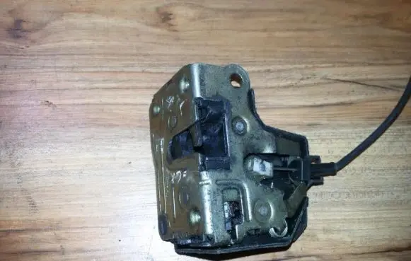 Renault Megane I Rear door lock