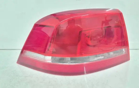Volkswagen PASSAT B7 Rear/tail lights 3AE945095F 90004873