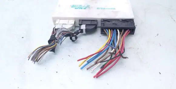 BMW 5 E39 Comfort/convenience module 6913520 6010729014 61356913520