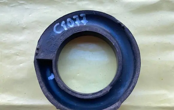 Mercedes-Benz C W204 Rear coil spring rubber mount A2103250284