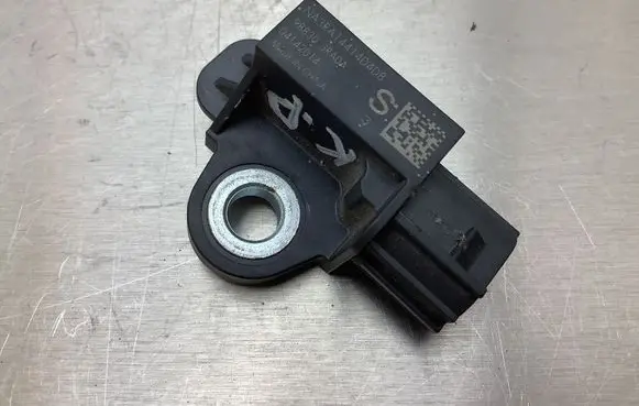 Nissan Qashqai Airbag deployment crash/impact sensor 988303RA0A NA3RA14414D4D8 04142014