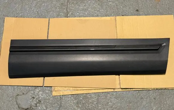Ford Explorer Front door trim (molding) HB537820848