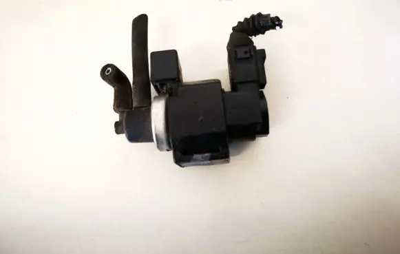 Audi A4 S4 B6 8E 8H Turbo solenoid valve 059906629a