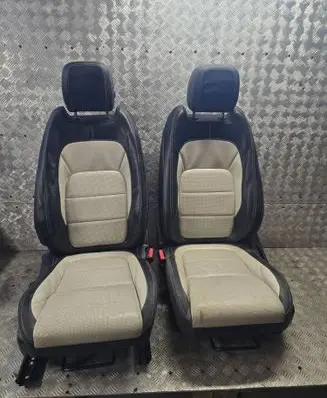 Jaguar XE Seat set 