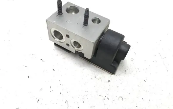 Air conditioning (A/C) expansion valve