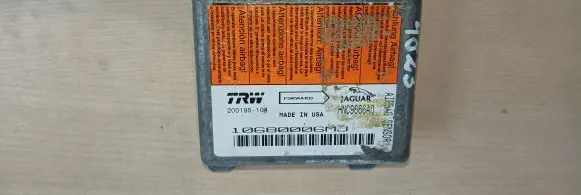 Jaguar XJ X308 Airbag control unit/module HNC9666AD 200195104