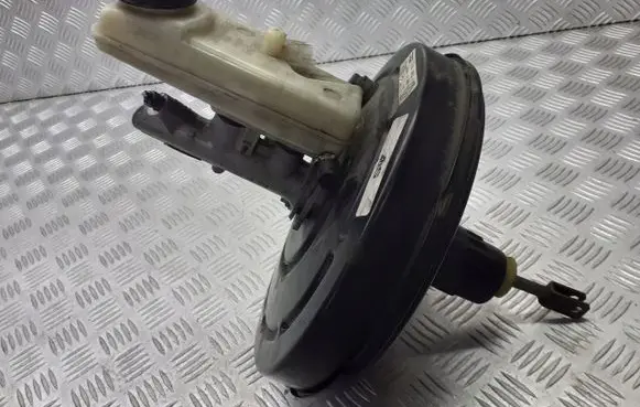 Renault Megane II Brake booster 8200157453