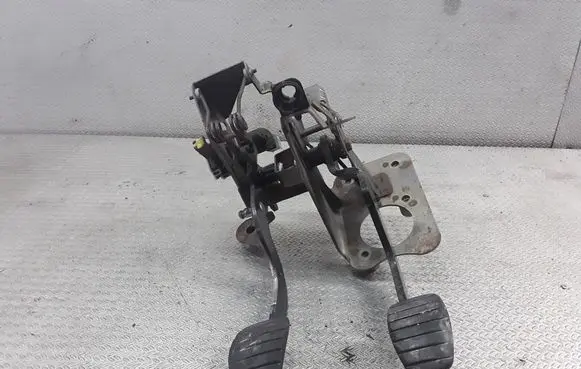 Renault Espace - Grand espace IV Pedal assembly 8200139603