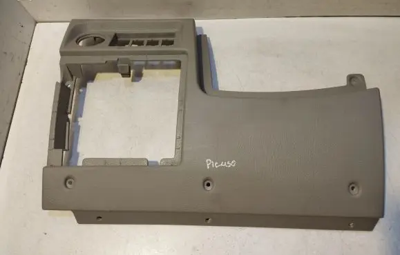 Citroen Xsara Picasso Dashboard lower bottom trim panel 9645725577 00179