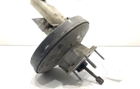 Renault Megane III Brake booster 472100005R