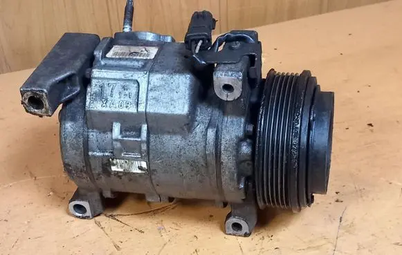 Chrysler Voyager Air conditioning (A/C) compressor (pump) 10SR17C