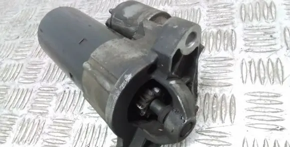 Volvo V70 Starter motor 0001108412