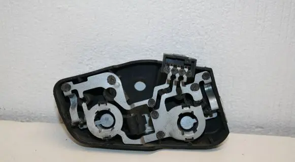 BMW 3 E46 Tail light bulb cover holder 6907938