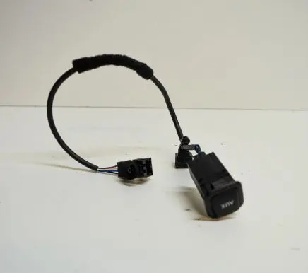 Audi Q5 SQ5 AUX in-socket connector 