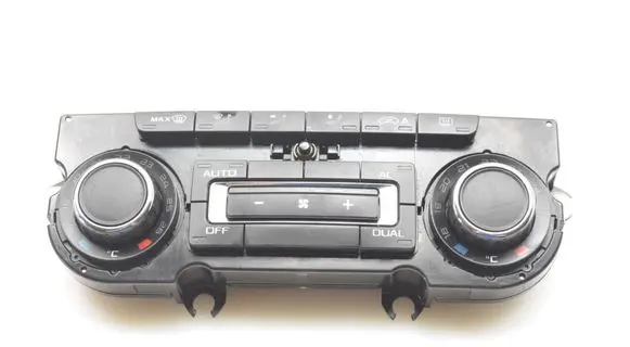 Skoda Octavia Mk2 (1Z) Air conditioner control unit module 3T0907044BK