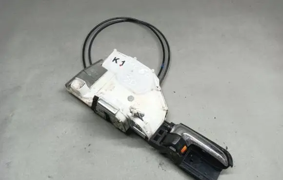 Suzuki Swift I Front door lock K1K22