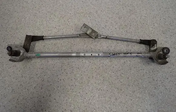 Suzuki Swift Cultus Front wiper linkage 