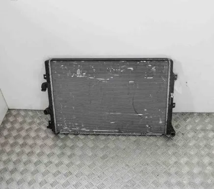 Volkswagen Tiguan Coolant radiator 5N0121345J 5N0121253L