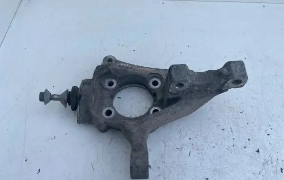 Volvo V70 Front wheel hub 9461944