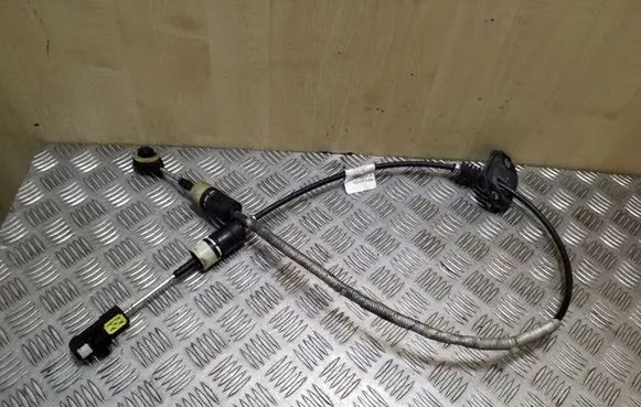 Volvo S60 Gear shift cable linkage 31256942