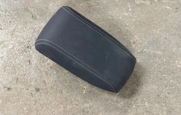 Toyota Auris E180 Armrest